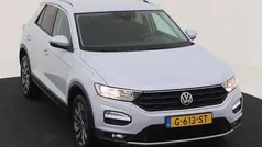 White silver Gebruikt 2019 VW T-Roc Style SUV | € 18.450 (Eerlijke prijs)