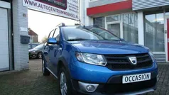 Blauw Gebruikt 2014 Dacia Sandero Ambiance Hatchback | € 5.900 (Eerlijke prijs)