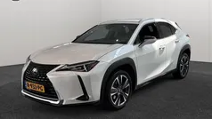 Wit Gebruikt 2021 Lexus UX 250h Business Edition SUV | € 32.950 (Eerlijke prijs)