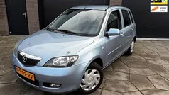 Blauw Gebruikt 2004 Mazda 2 Exclusive MPV | € 2.295 (Eerlijke prijs)
