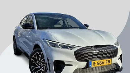 Wit Occasion 2022 Ford Mustang Mach-E GT SUV | € 41.795 (Eerlijke prijs)