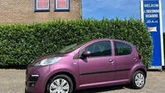 Paars, metallic lak Gebruikt 2012 Peugeot 107 Active Hatchback | € 3.499 (Goede deal)
