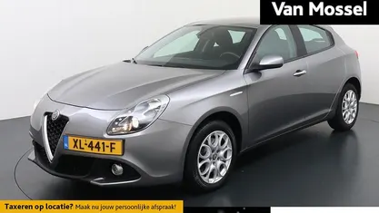Grijs Gebruikt 2017 Alfa Romeo Giulietta Super Hatchback | € 14.740 (Eerlijke prijs)