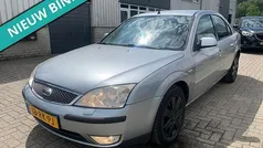 Grijs Gebruikt 2005 Ford Mondeo Futura Hatchback | € 1.299 (Goede deal)