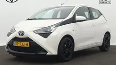 Wit Gebruikt 2019 Toyota Aygo X-play Hatchback | € 11.995 (Eerlijke prijs)