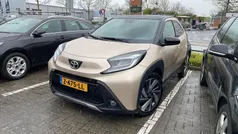 Bruin Gebruikt 2024 Toyota Aygo Premium Hatchback | € 20.795 (Eerlijke prijs)