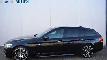 Zwart Occasion 2018 BMW 530 M Sport Stationwagen | € 28.975 (Eerlijke prijs)