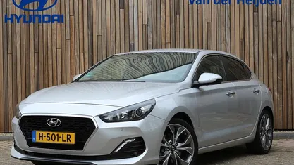 Grijs Occasion 2018 Hyundai i30 Premium Hatchback | € 13.880 (Eerlijke prijs)