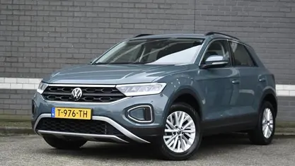 Gebruikt 2023 VW T-Roc Life SUV | € 25.495 (Eerlijke prijs)