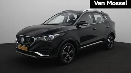 Zwart Gebruikt 2020 MG ZS Luxury Sedan | € 13.777 (Eerlijke prijs)
