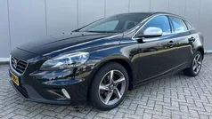 Gebruikt 2015 Volvo V40 Business Edition Stationwagen | € 7.900 (Eerlijke prijs)