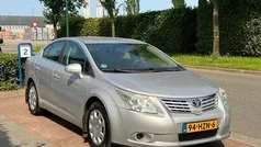 Grijs, metallic lak Gebruikt 2009 Toyota Avensis Comfort Sedan | € 6.450 (Eerlijke prijs)