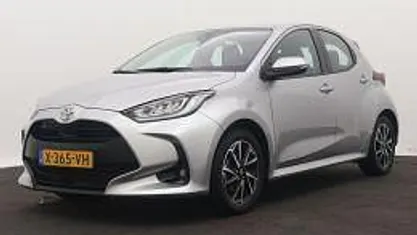 Occasion Toyota Yaris 125 PK (91 kW) 2024 Grijs metallic Hatchback