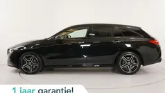 Zwart, metallic lak Gebruikt 2023 Mercedes CLA250 Shooting Brake AMG line Stationwagen | € 30.950 (Super prijs)
