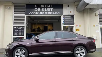 Occasion VW Passat 190 PK (139 kW) 2018 Rood Sedan