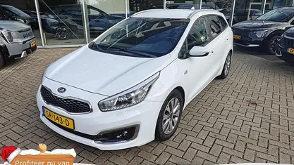 Wit Gebruikt 2018 Kia Ceed Sportswagon Stationwagen | € 12.245 (Eerlijke prijs)