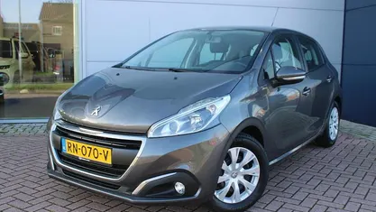 Grijs Occasion 2018 Peugeot 208 Hatchback | € 8.900 (Eerlijke prijs)