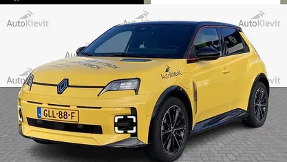 Gebruikt 2024 Renault R5 Iconic Hatchback | € 27.950 (Eerlijke prijs)