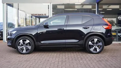 Zwart Occasion 2020 Volvo XC40 R-Design SUV | € 22.950 (Eerlijke prijs)