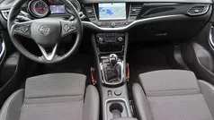Grijs Gebruikt 2016 Opel Astra Innovation Hatchback | € 12.950 (Eerlijke prijs)