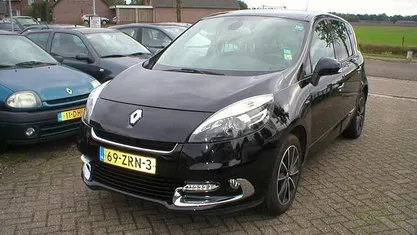 Zwart Gebruikt 2013 Renault Scénic III Bose Edition MPV | € 4.950 (Eerlijke prijs)