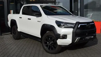 Wit Occasion 2023 Toyota HiLux Pickup | € 54.995 (Eerlijke prijs)