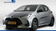 Grijs Gebruikt 2022 Toyota Yaris Hybrid Executive Hatchback | € 21.950 (Eerlijke prijs)