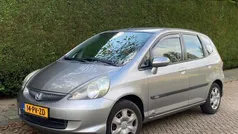 Grijs Gebruikt 2004 Honda Jazz LS Hatchback | € 2.500 (Eerlijke prijs)