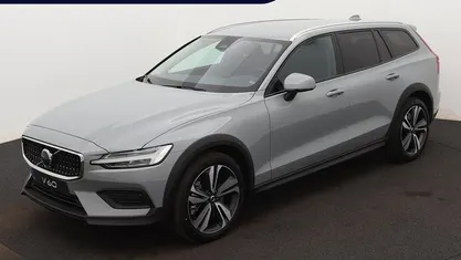 Gebruikt 2024 Volvo V60 CC Core Stationwagen | € 41.950 (Super prijs)