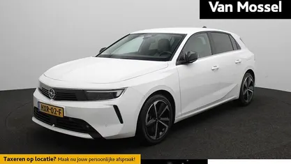 Wit Gebruikt 2022 Opel Astra Elegance Hatchback | € 24.940 (Eerlijke prijs)