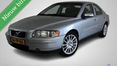 Grijs Gebruikt 2006 Volvo S60 Momentum Sedan | € 2.950 (Eerlijke prijs)