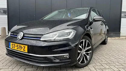 Occasion 2018 VW Golf VII Hatchback | € 13.995 (Eerlijke prijs)