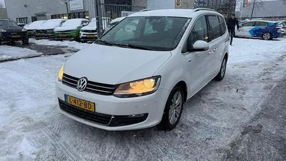 Wit Gebruikt 2013 VW Sharan Comfortline MPV | € 15.850 (Goede deal)