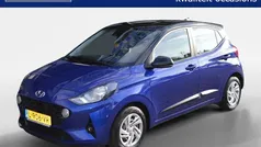 Blauw (metallic) Gebruikt 2021 Hyundai i10 Comfort Hatchback | € 12.000 (Eerlijke prijs)