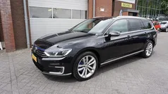 Zwart Gebruikt 2015 VW Passat Highline Stationwagen | € 12.445 (Goede deal)