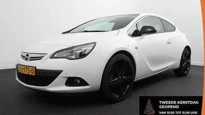 Wit Gebruikt 2015 Opel Astra GTC Sport Hatchback | € 9.990 (Eerlijke prijs)