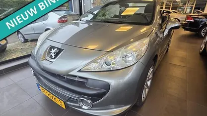 Grijs Occasion 2009 Peugeot 207 CC Roland Garros Cabriolet | € 3.249 (Eerlijke prijs)