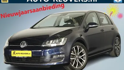 Blauw Occasion 2015 VW Golf VII Highline Hatchback | € 14.900 (Eerlijke prijs)
