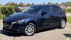 Blauw, metallic lak Gebruikt 2017 Mazda 2 Hatchback | € 12.450 (Eerlijke prijs)