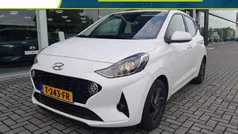 Atlas white Gebruikt 2023 Hyundai i10 Premium Hatchback | € 16.735 (Eerlijke prijs)