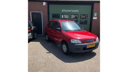 Occasion Mazda Demio Comfort 63 PK (46 kW) 2001 Rood Hatchback