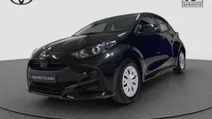 Gebruikt 2024 Toyota Yaris Hybrid Active Hatchback | € 23.695 (Eerlijke prijs)