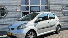 Grijs Gebruikt 2006 Toyota Aygo Hatchback | € 2.495 (Eerlijke prijs)