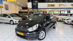 Zwart Gebruikt 2012 Kia Rio Hatchback | € 7.150 (Eerlijke prijs)