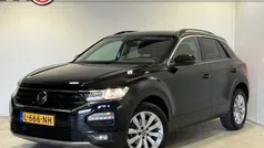Zwart, metallic lak Gebruikt 2021 VW T-Roc Style SUV | € 19.940 (Goede deal)