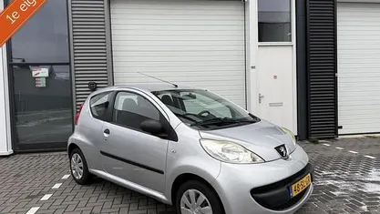 Occasion 2006 Peugeot 107 Hatchback | € 2.390 (Eerlijke prijs)