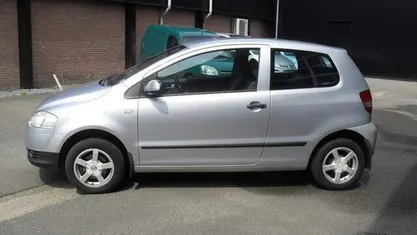 Occasion VW Fox Trendline 75 PK (55 kW) 2005 Grijs Hatchback