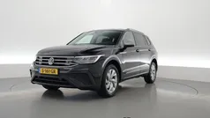 Zwart Gebruikt 2022 VW Tiguan Allspace Business SUV | € 36.850 (Eerlijke prijs)