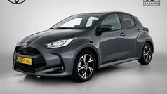 Grijs Gebruikt 2024 Toyota Yaris Hybrid Edition Hatchback | € 24.950 (Eerlijke prijs)