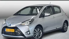 Grijs Gebruikt 2017 Toyota Yaris Hybrid Executive Hatchback | € 17.950 (Goede deal)